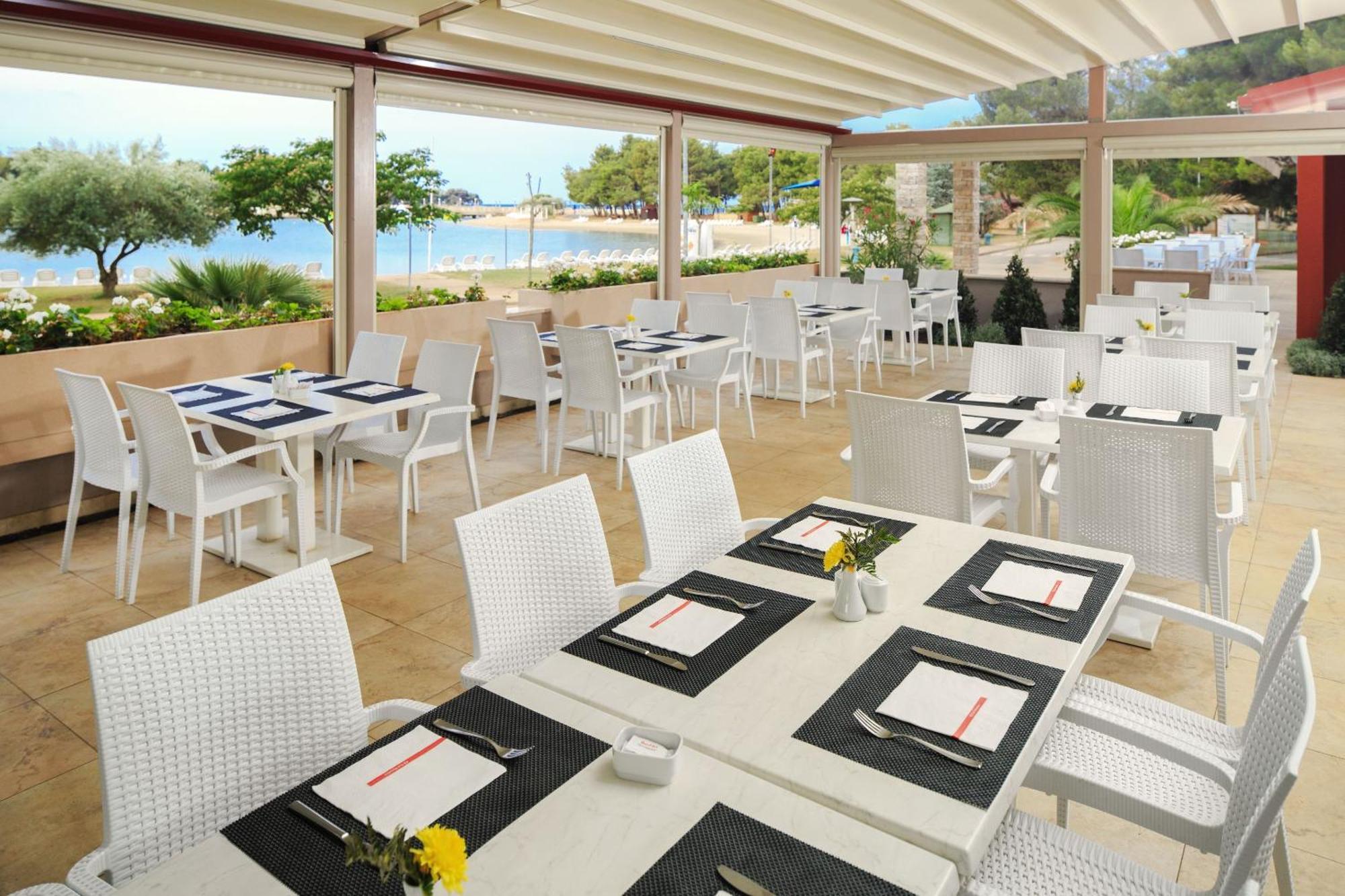 Apartments Amfora Plava Laguna อูมัค ภายนอก รูปภาพ
